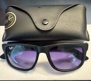 Ray-Ban Justin Classic RB4165 852/88 Rubber Black with Violet Gradient Lenses